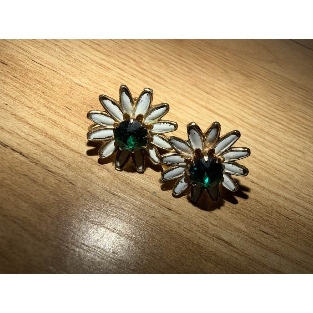 CORO White Daisy Screw back Green Rhinestone Gold Tone Vintage